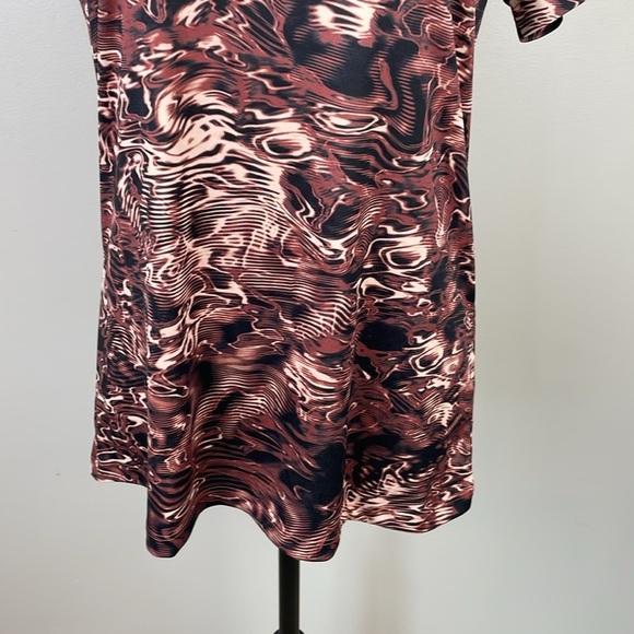 Under Armour Women Velocity Obscura Short Sleeve T Shirt SZ M Loose Fit V-Neck - Picture 5 of 13